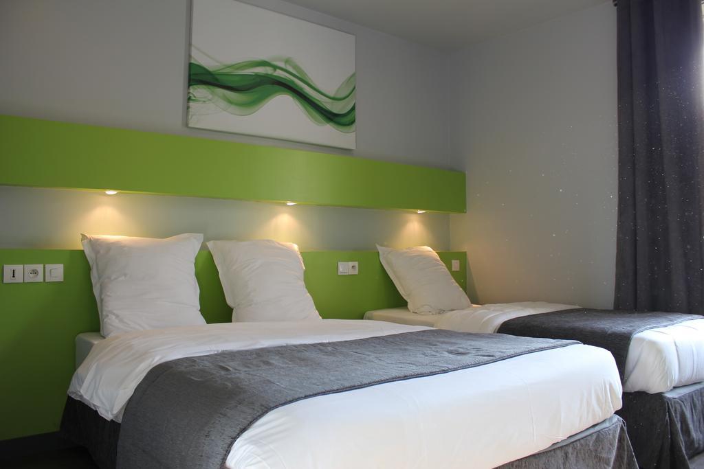 Triple Room,779176575:JPEG